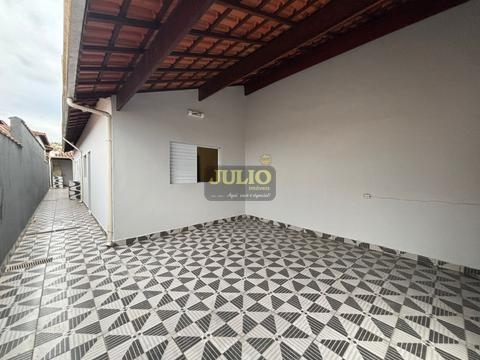 Casa à venda em Nossa Senhora do Sion, Itanhaém – 2 dormitórios, quintal e churrasqueira 🏡✨