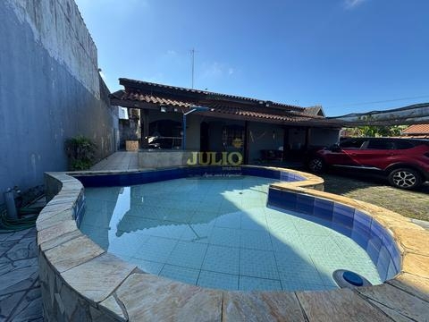 🏡 CASA À VENDA – CIBRATEL II, ITANHAÉM Excelente oportunidade para morar próximo à praia em um espaço amplo e privativo!