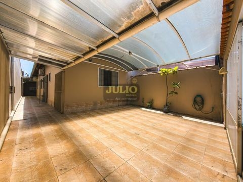 CASA À VENDA EM MONGAGUÁ NO BALNEÁRIO FLÓRIDA MIRIM | 2 DORMITÓRIOS, SUÍTE E FINANCIAMENTO BANCÁRIO