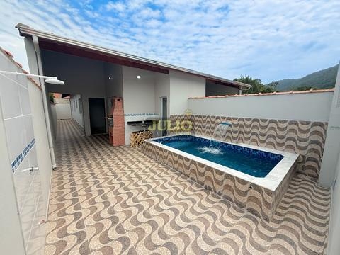 Casa nova com piscina e churrasqueira, 10min do centro de Itanhaém, apenas 339.900$