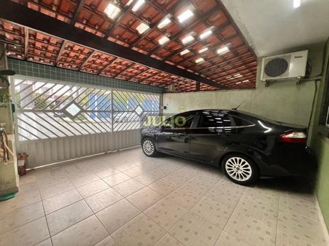 Sobrado à venda em Praia Grande, Maracanã, com 3 quartos, com 121 m²