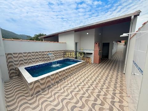 Casa nova com piscina e churrasqueira, 10 minutos do Centro de Itanhaém, apenas R$ 339.900,00