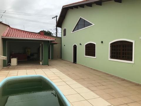 Casa à venda em Itanhaém no Jardim Mosteiro, 2 dormitórios + Piscina - R$ 850 mil