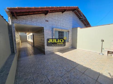 Casa, 2 quartos com Quintal Amplo e Porteira Fechada em Mongaguá 