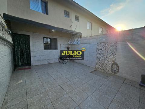 Sobrado à venda em Mongaguá, Itaguaí, com 2 quartos, com 67.62 m²