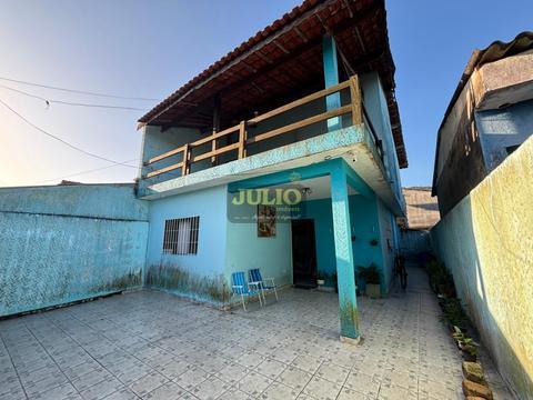 SOBRADO  COM 3 QUARTOS À VENDA NO BAIRRO VERA CRUZ EM MONGAGUÁ – LOCALIZAÇÃO PRIVILEGIADA