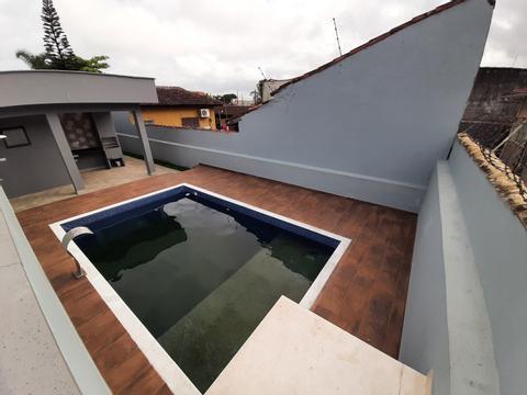 Casa de Alto Padrão à Venda em Itanhaém – 3 Dormitórios com Piscina e Churrasqueira, Próximo à Praia!