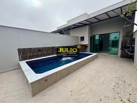 CASA NOVA COM PISCINA À VENDA NO BALNEÁRIO VERDE MAR EM MONGAGUÁ/SP | 3 DORMITÓRIOS, SUÍTE, ÁREA GOURMET E GARAGEM PARA 4 CARROS